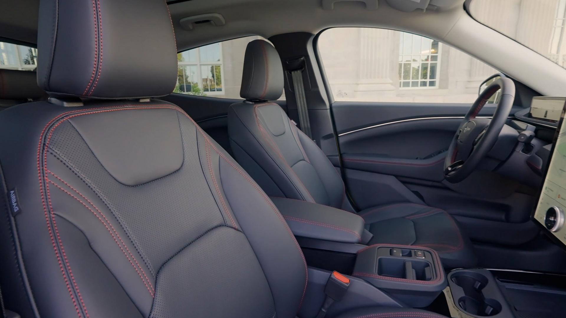 Sièges du modèle Ford Mustang Mach-E® Premium 2025 